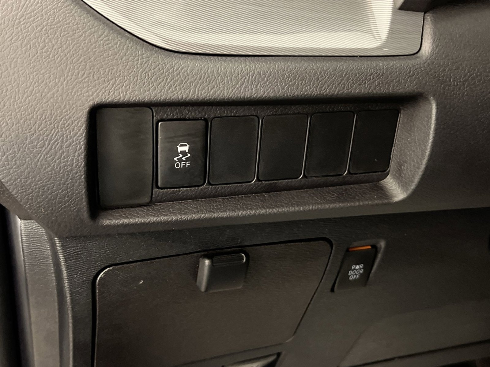 Used 2018 Toyota Sienna SE Premium image 28