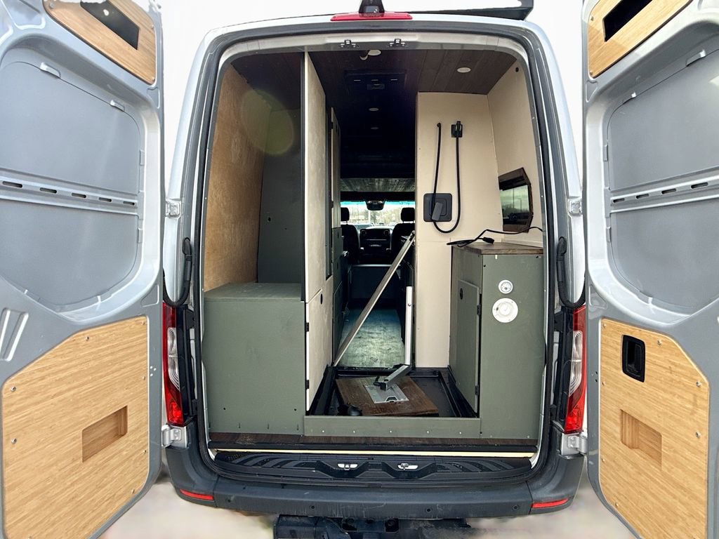 Used 2022 Mercedes-Benz Sprinter 2500 image 25