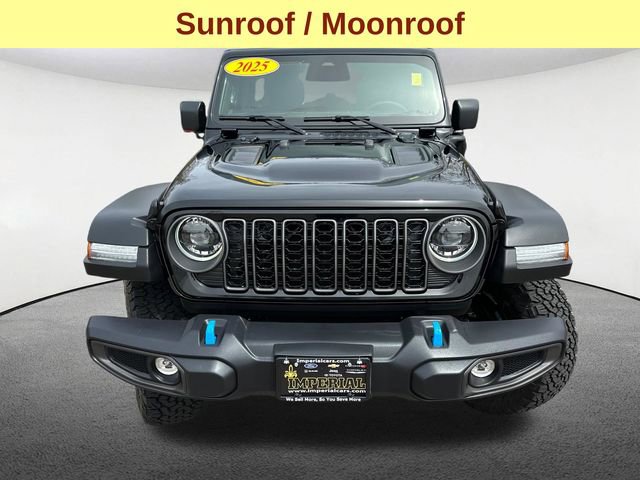 Used 2025 Jeep Wrangler Unlimited Rubicon 4xe w/ Convenience Group AWD/4WD image 4
