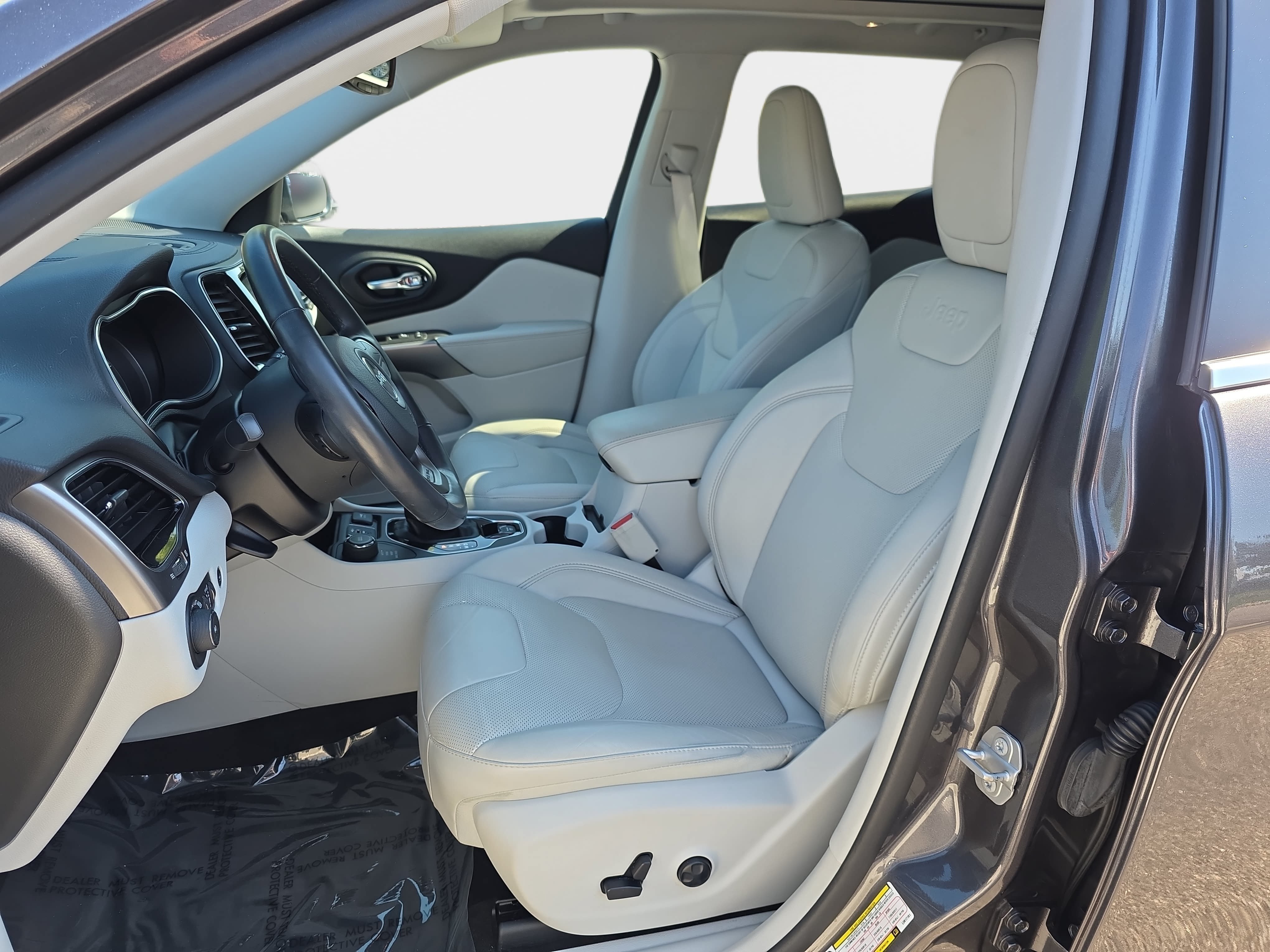 Used 2020 Jeep Cherokee Limited AWD/4WD image 13