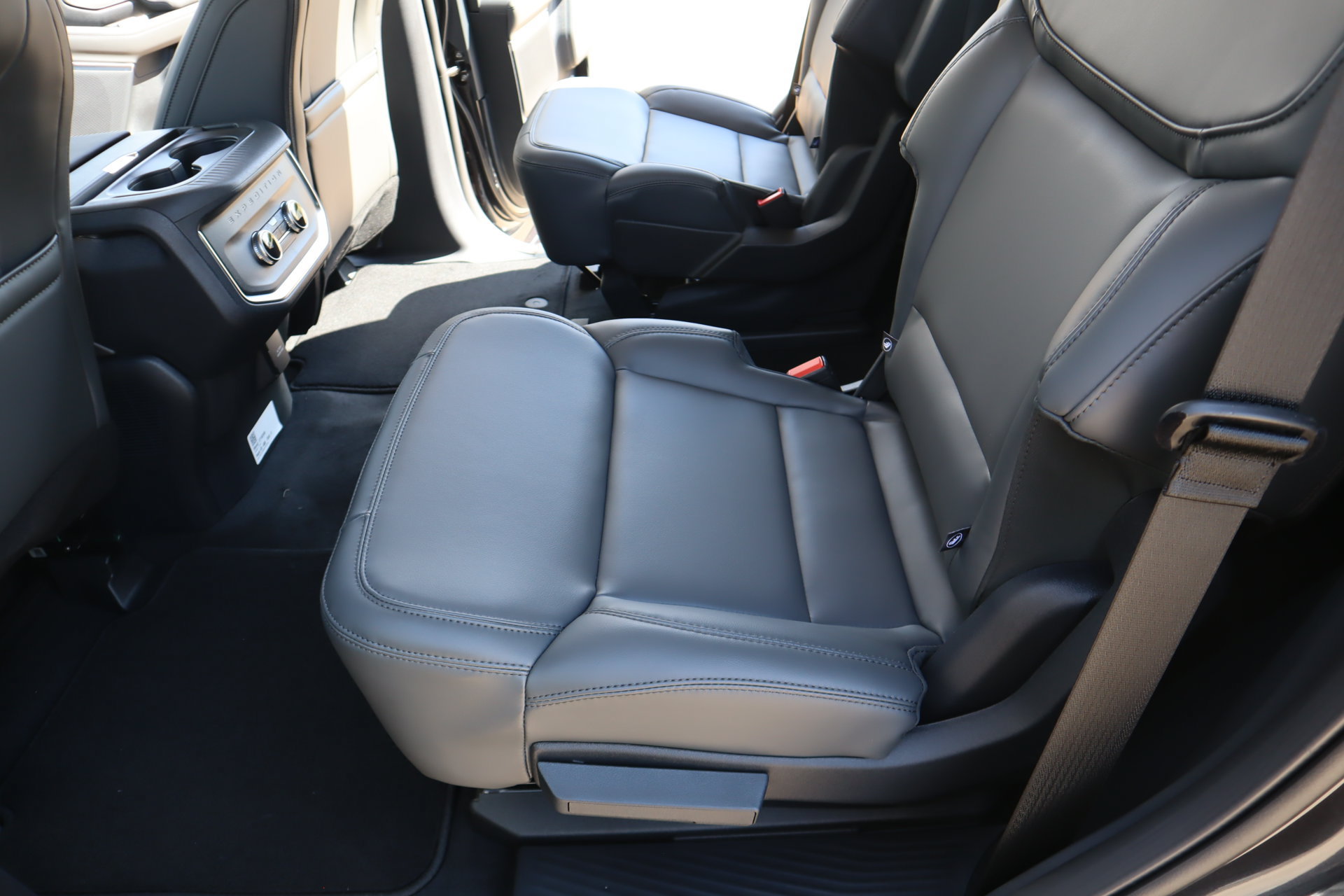New 2027 Ford Expedition Active AWD/4WD image 13