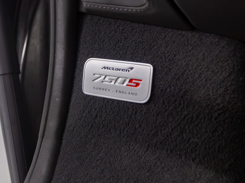 Used 2024 McLaren 750S Spider image 23