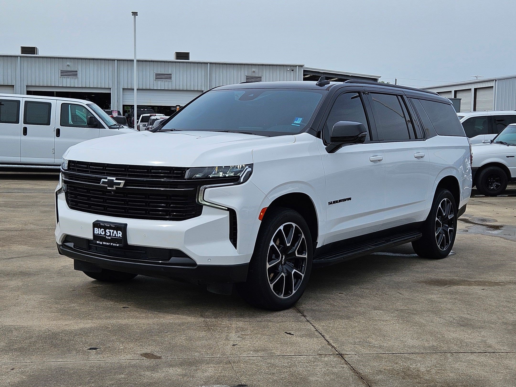 Used 2024 Chevrolet Suburban RST w/ Luxury Package AWD/4WD image 10