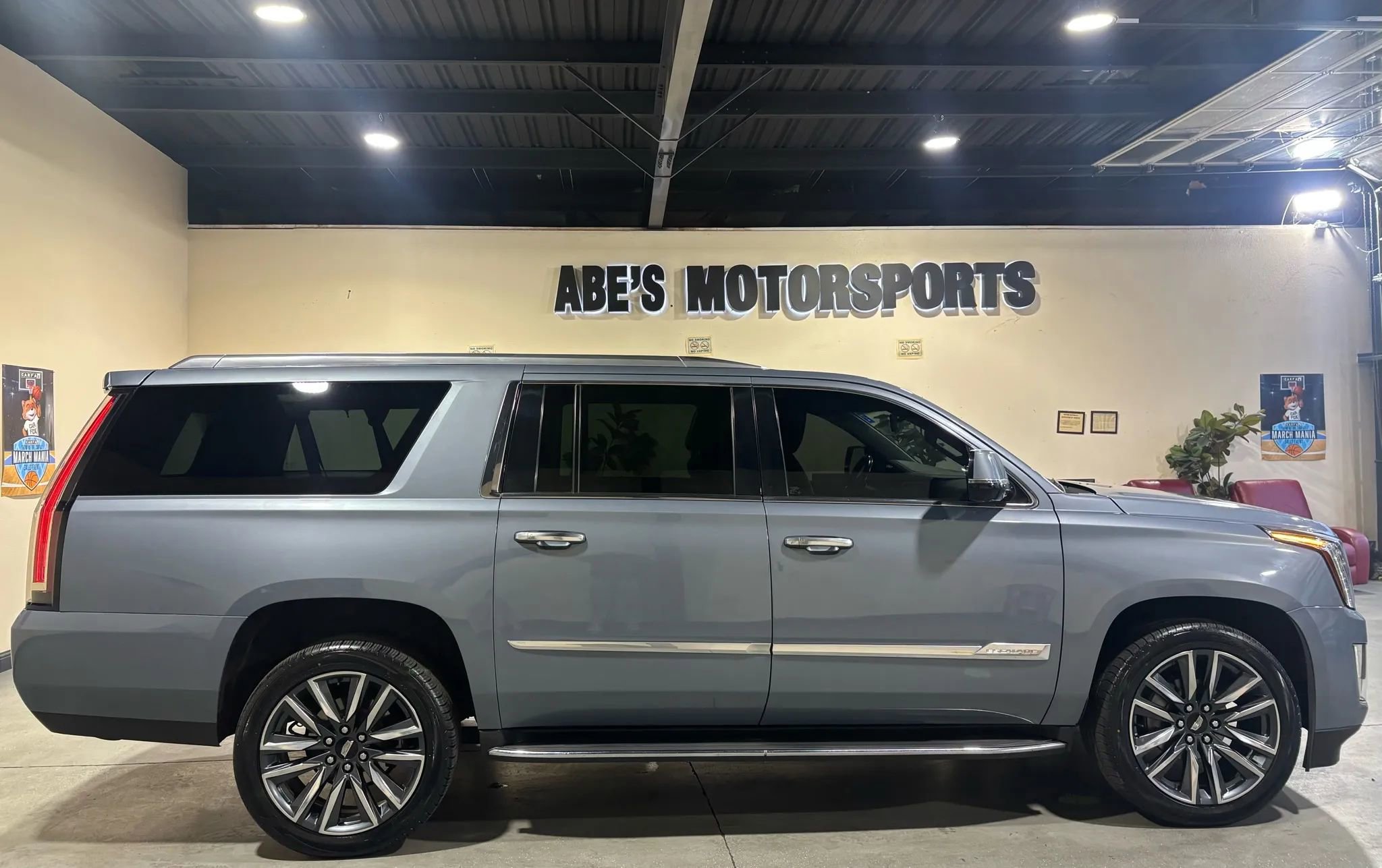 Used 2016 Cadillac Escalade ESV 2WD image 4