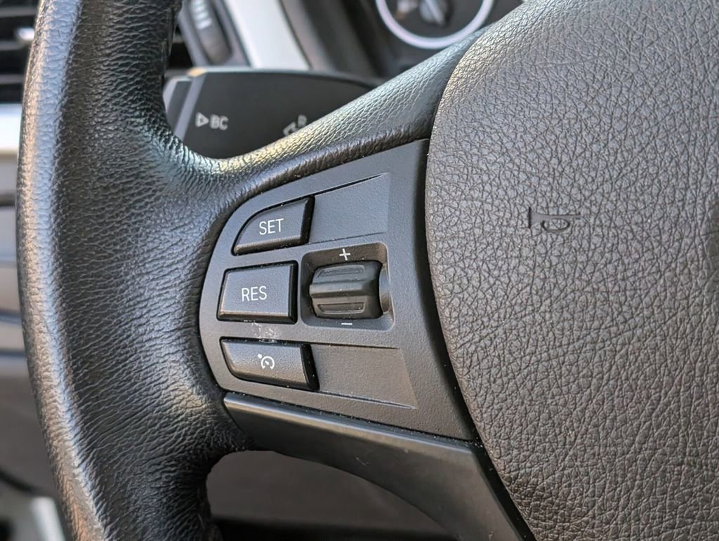 Used 2018 BMW 320i Sedan image 28