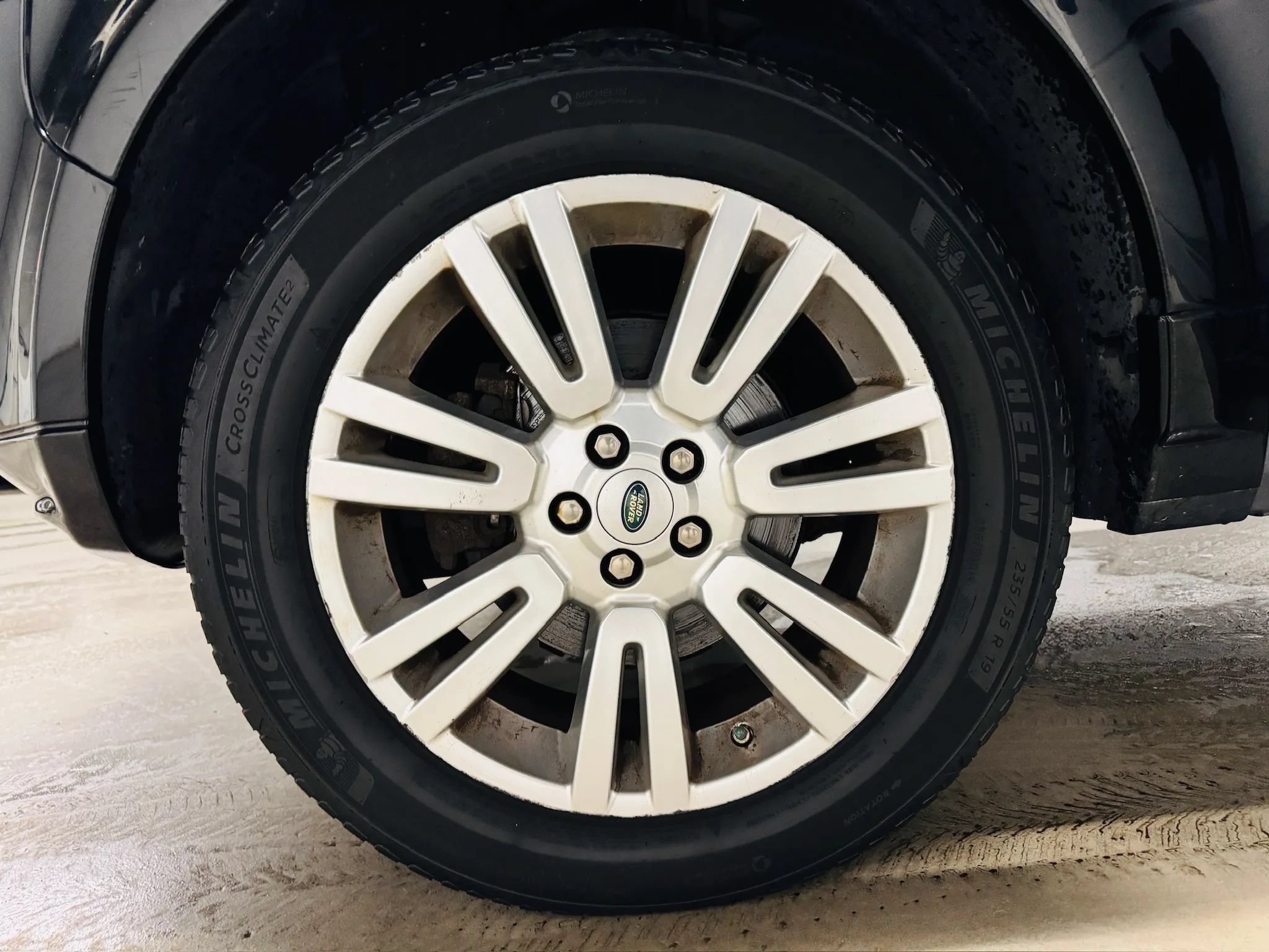 Used 2010 Land Rover LR2 HSE AWD/4WD image 23