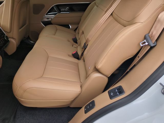 New 2026 Land Rover Range Rover Long Wheelbase SE AWD/4WD image 15