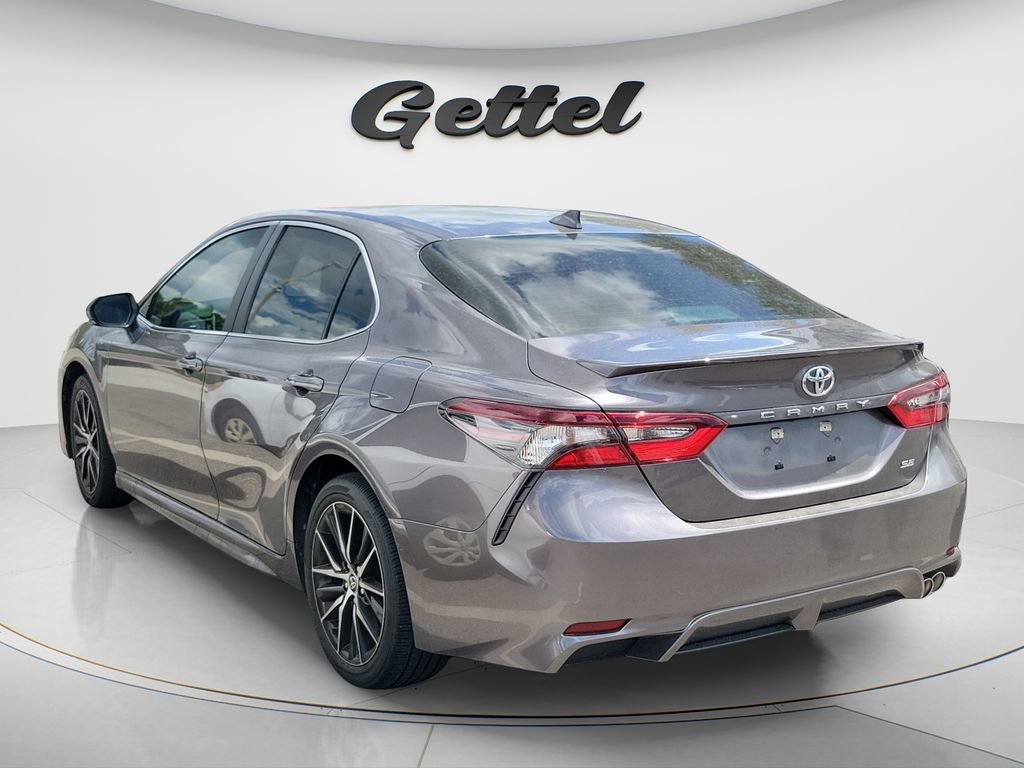 Used 2022 Toyota Camry SE w/ Convenience Package image 2