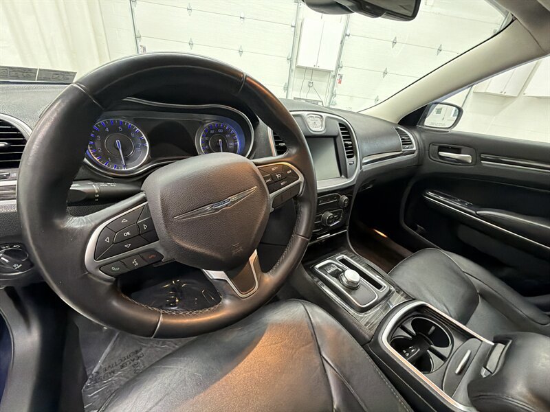 Used 2015 Chrysler 300 Limited w/ Driver Convenience Group RWD image 11