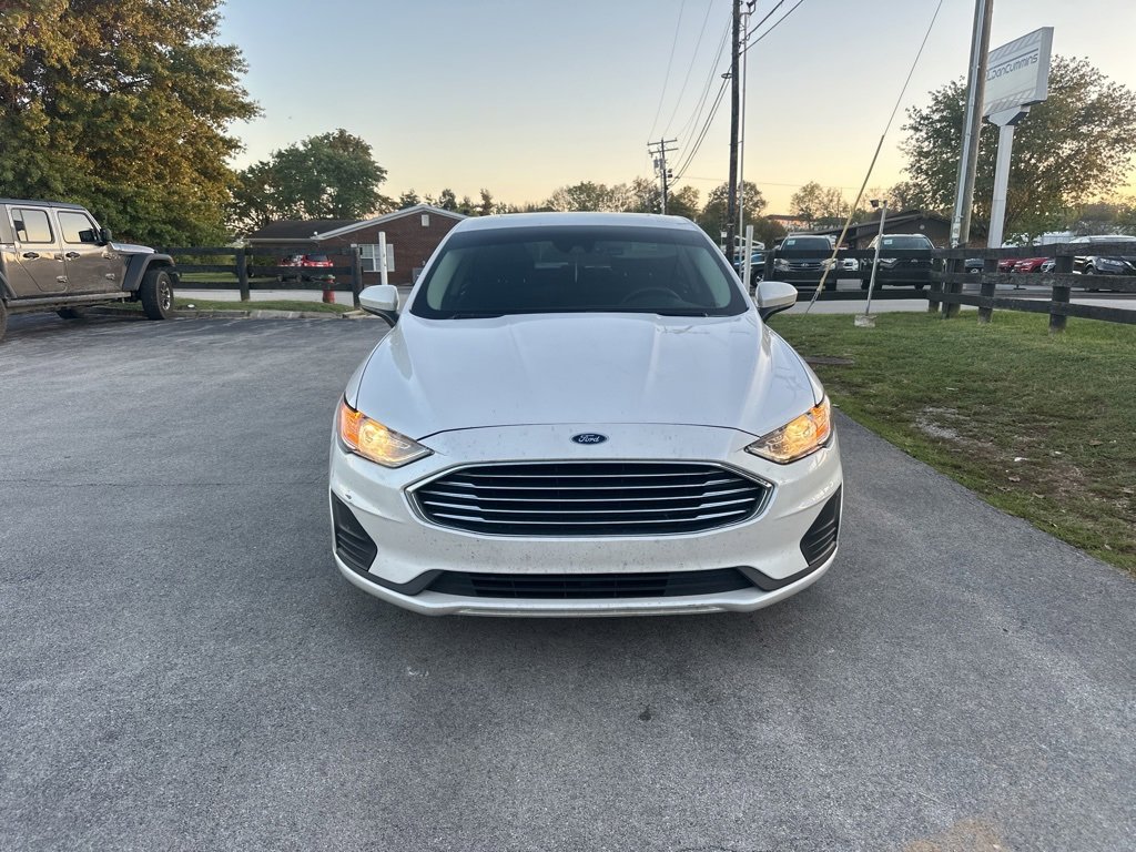 Used 2019 Ford Fusion SE image 2