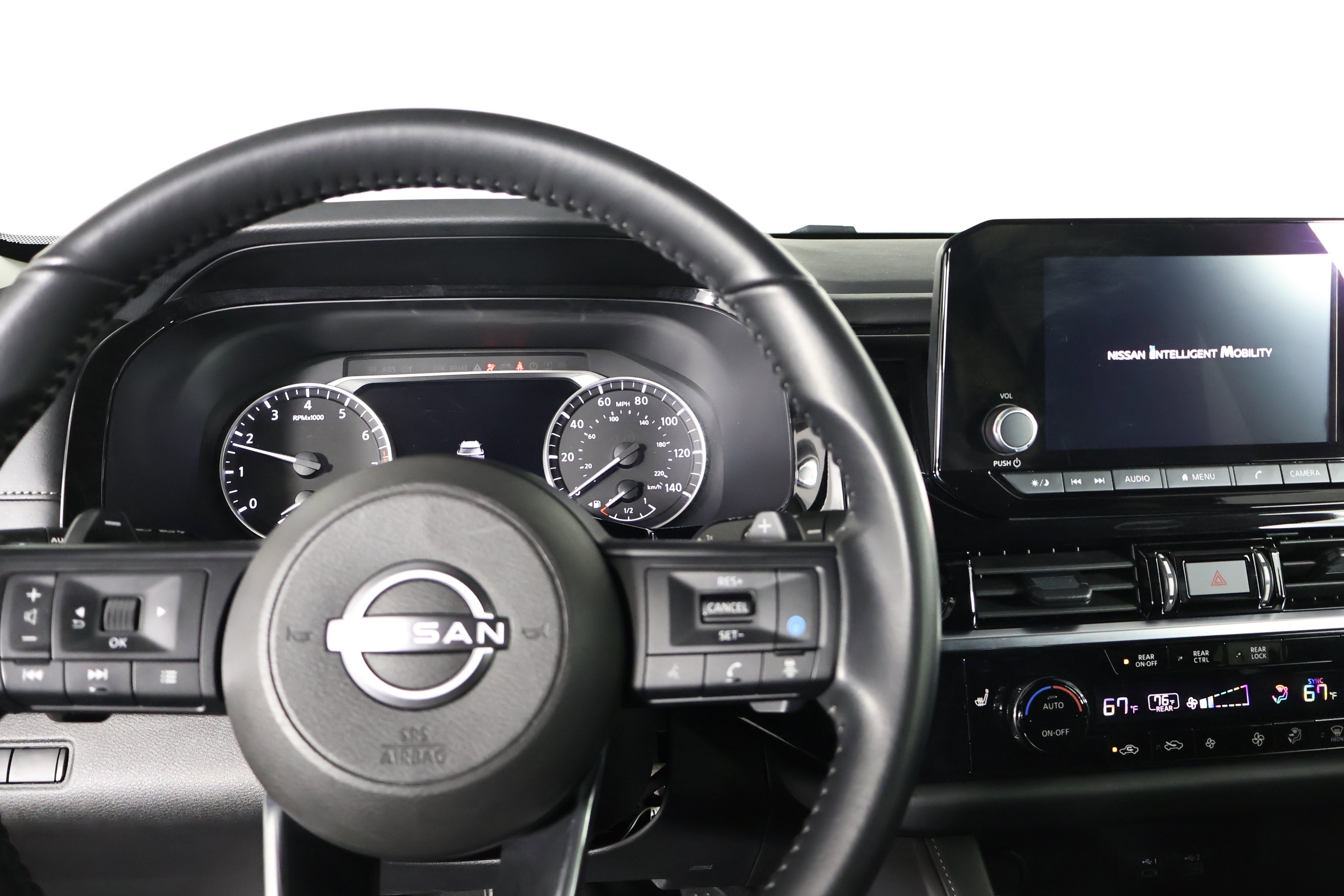 Used 2025 Nissan Pathfinder SV image 16