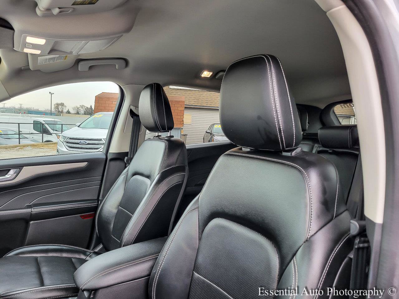 Used 2022 Ford Escape SEL FWD image 9