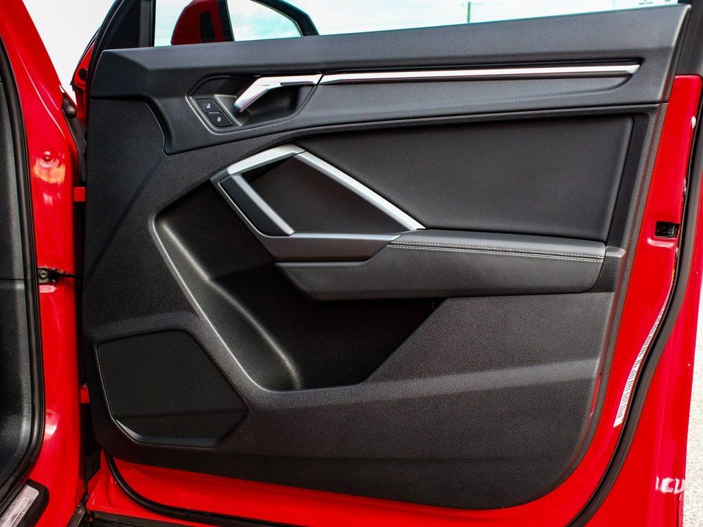 Used 2020 Audi Q3 2.0T Premium Plus w/ Premium Plus Package image 13