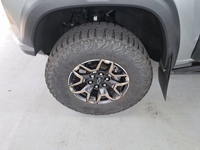 Used 2024 Chevrolet Colorado ZR2 w/ ZR2 Convenience Package III AWD/4WD image 31
