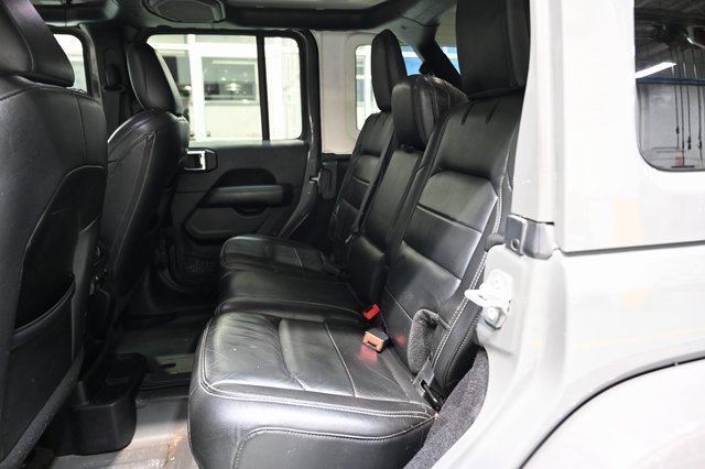 Used 2018 Jeep Wrangler Unlimited Sahara image 11