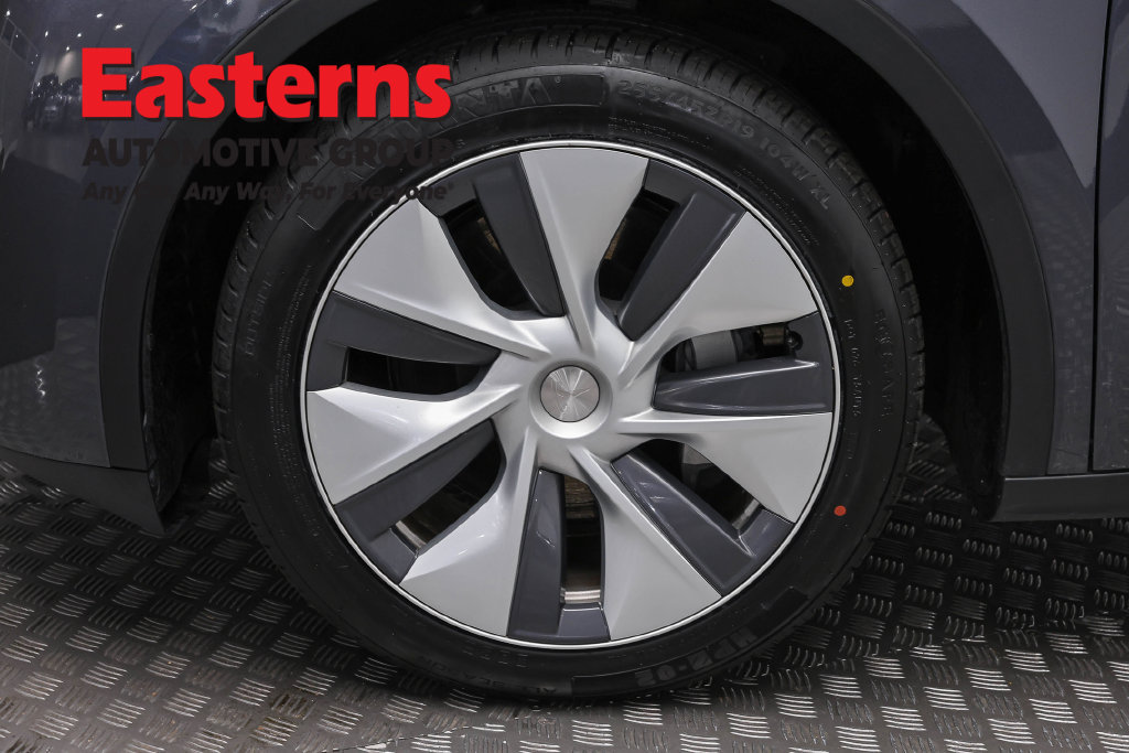 Used 2023 Tesla Model Y Long Range AWD/4WD image 28