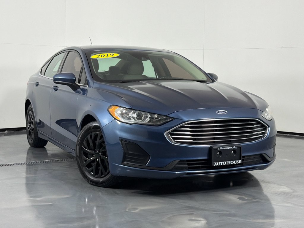 Used 2019 Ford Fusion S FWD image 2