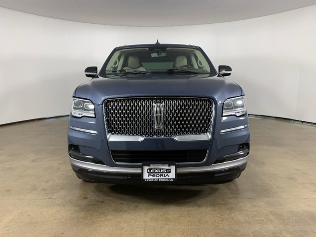 Used 2023 Lincoln Navigator Reserve image 2