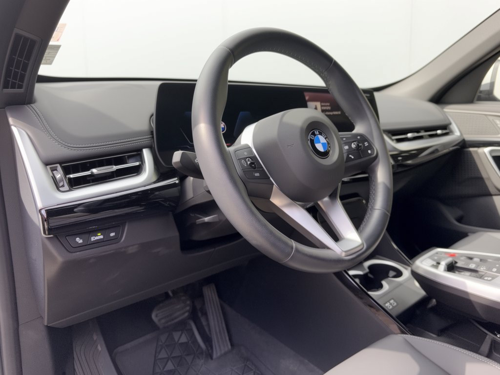 Used 2023 BMW X1 xDrive28i w/ Convenience Package AWD/4WD image 4