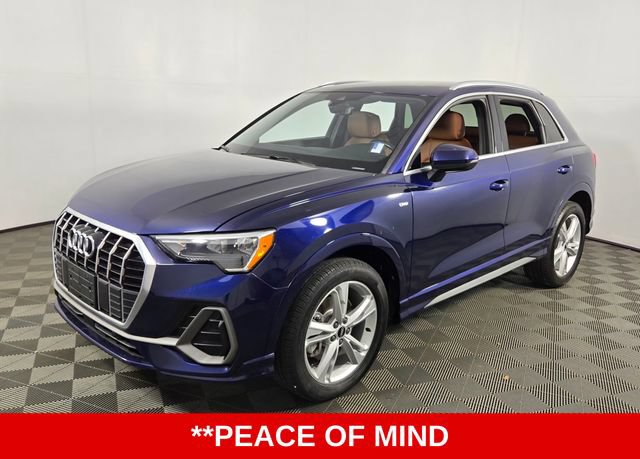 Used 2022 Audi Q3 2.0T Premium w/ Convenience Package AWD/4WD image 3