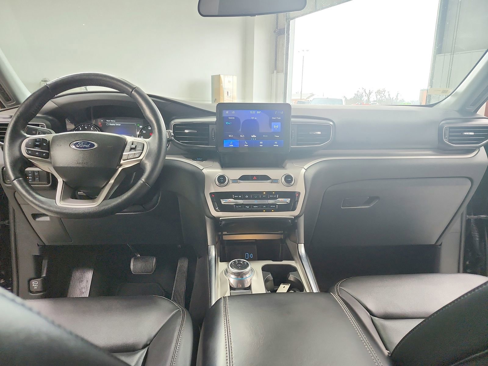 Used 2024 Ford Explorer XLT w/ Equipment Group 202A image 25