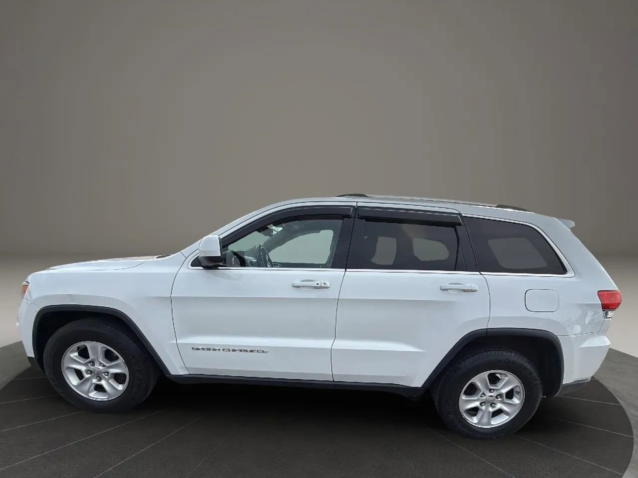 Used 2014 Jeep Grand Cherokee Laredo w/ Quick Order Package 23E AWD/4WD image 8