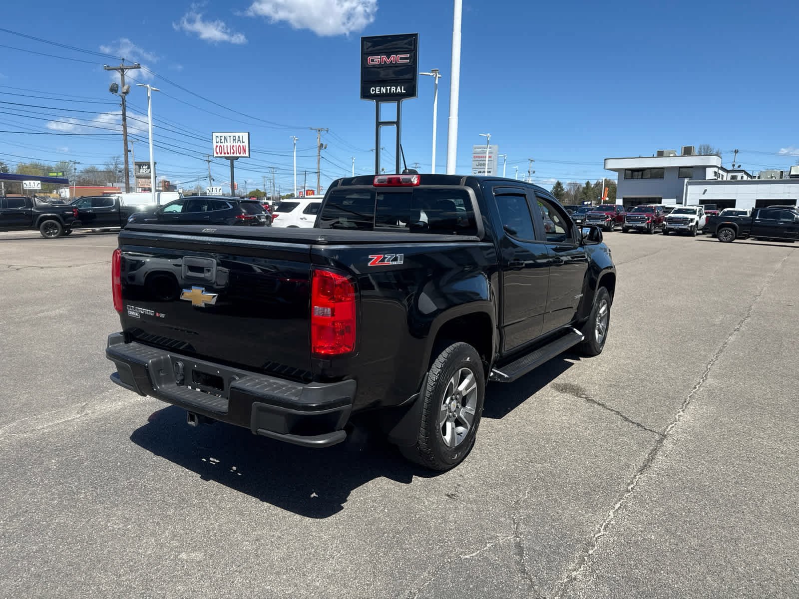 Used 2018 Chevrolet Colorado Z71 AWD/4WD image 5