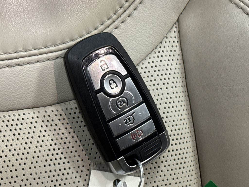 Used 2023 Ford Explorer Platinum w/ Class IV Trailer Tow Package image 28