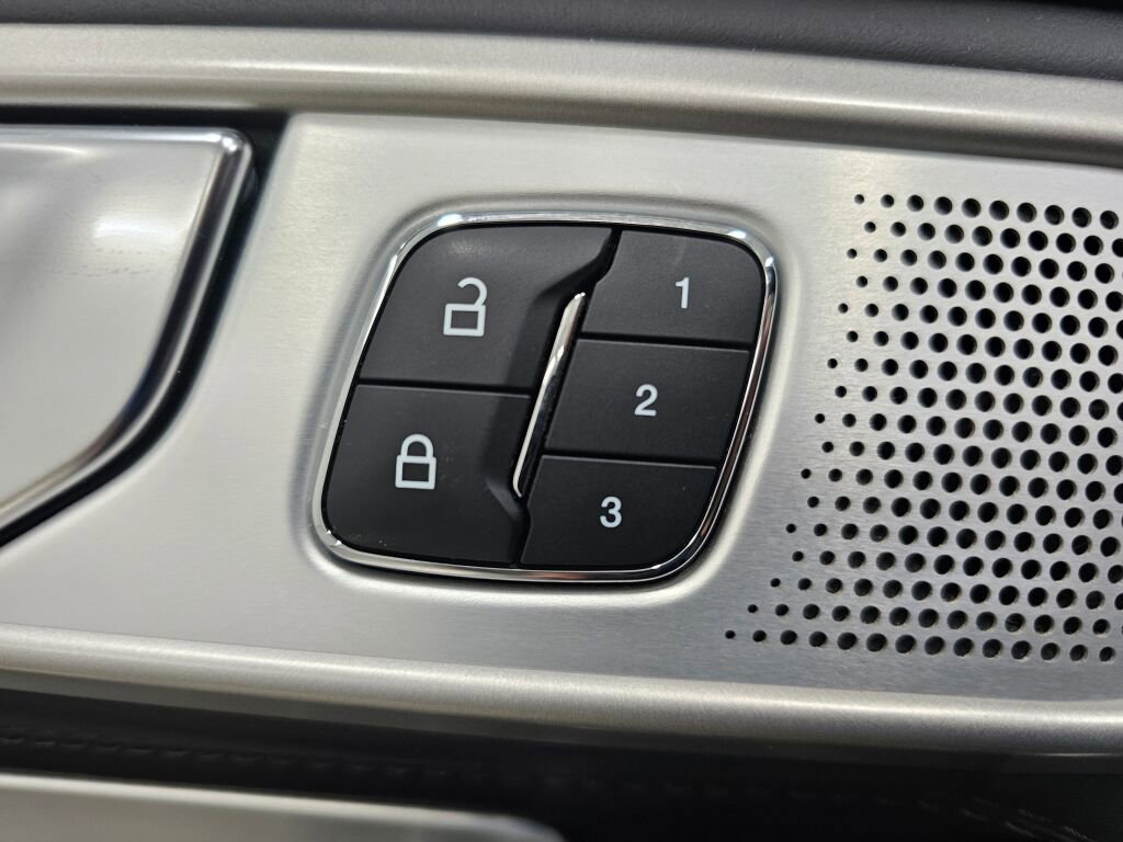 Used 2021 Ford Explorer Platinum w/ Equipment Group 601A image 35