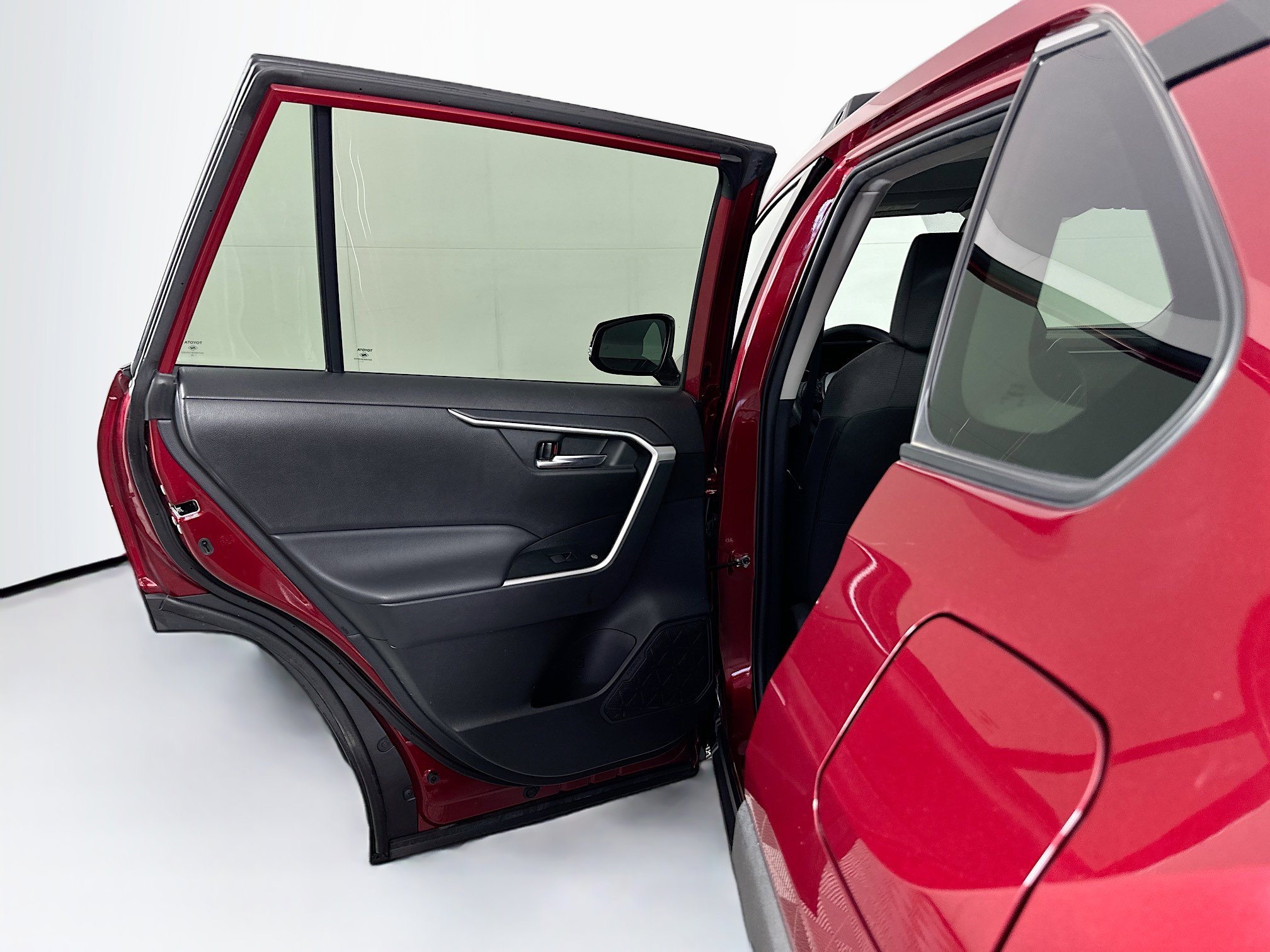 Used 2021 Toyota RAV4 XLE AWD/4WD image 25