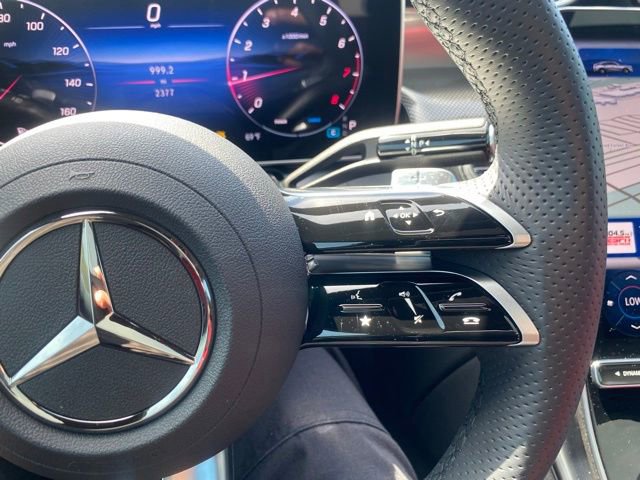 Used 2025 Mercedes-Benz GLC 300 4MATIC image 36