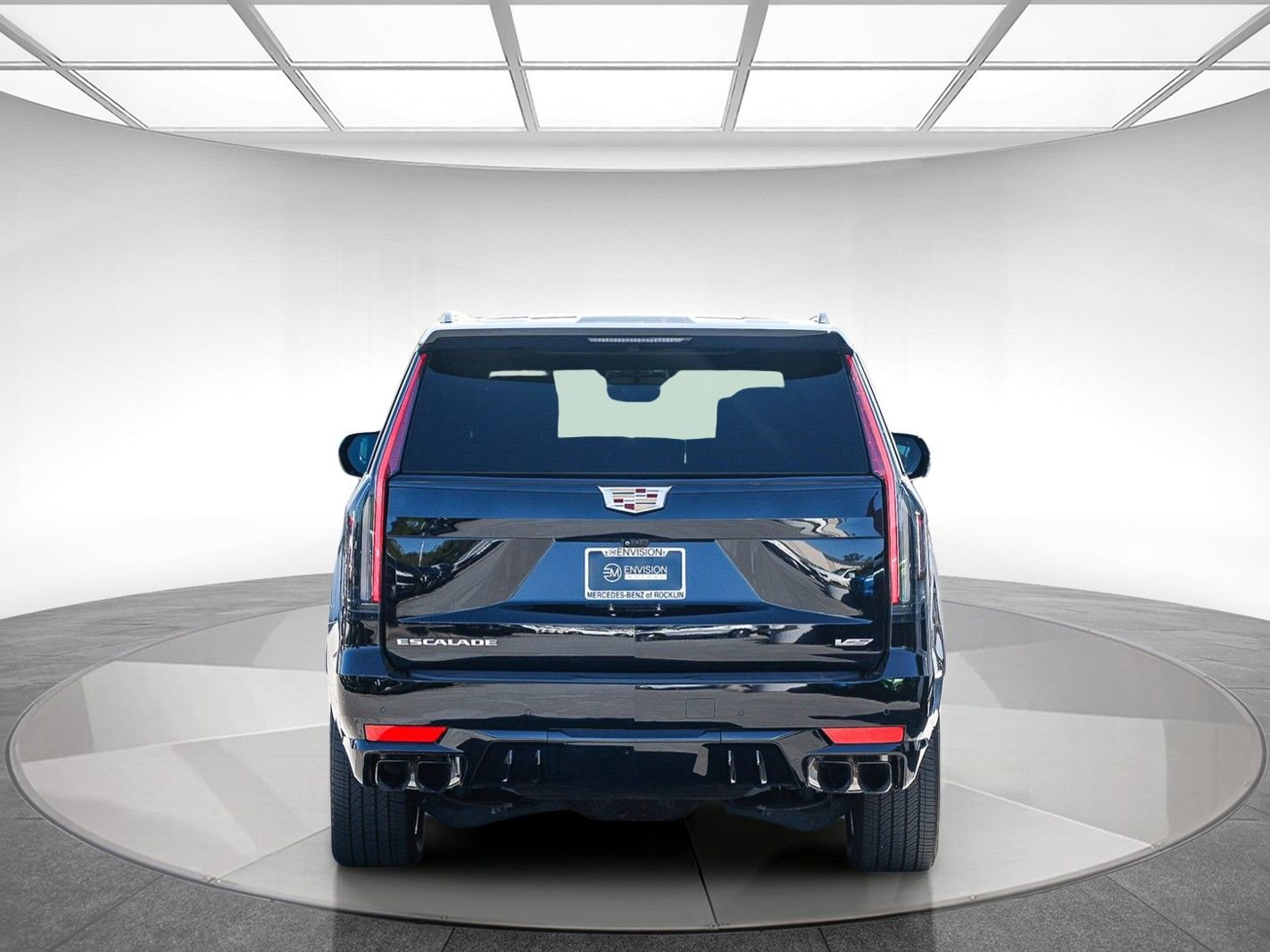 Used 2023 Cadillac Escalade ESV V image 3