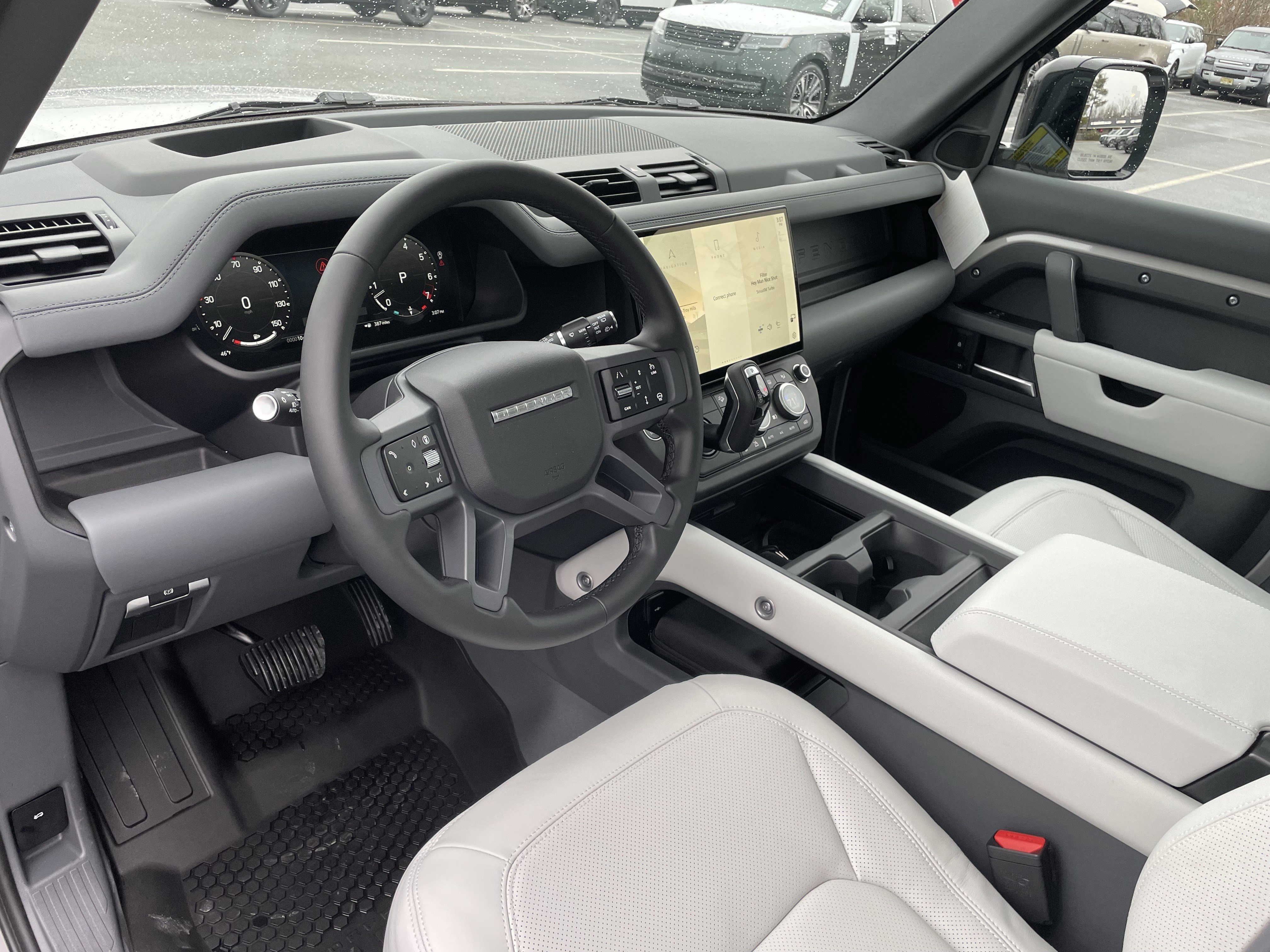 New 2026 Land Rover Defender 110 X-Dynamic SE image 13