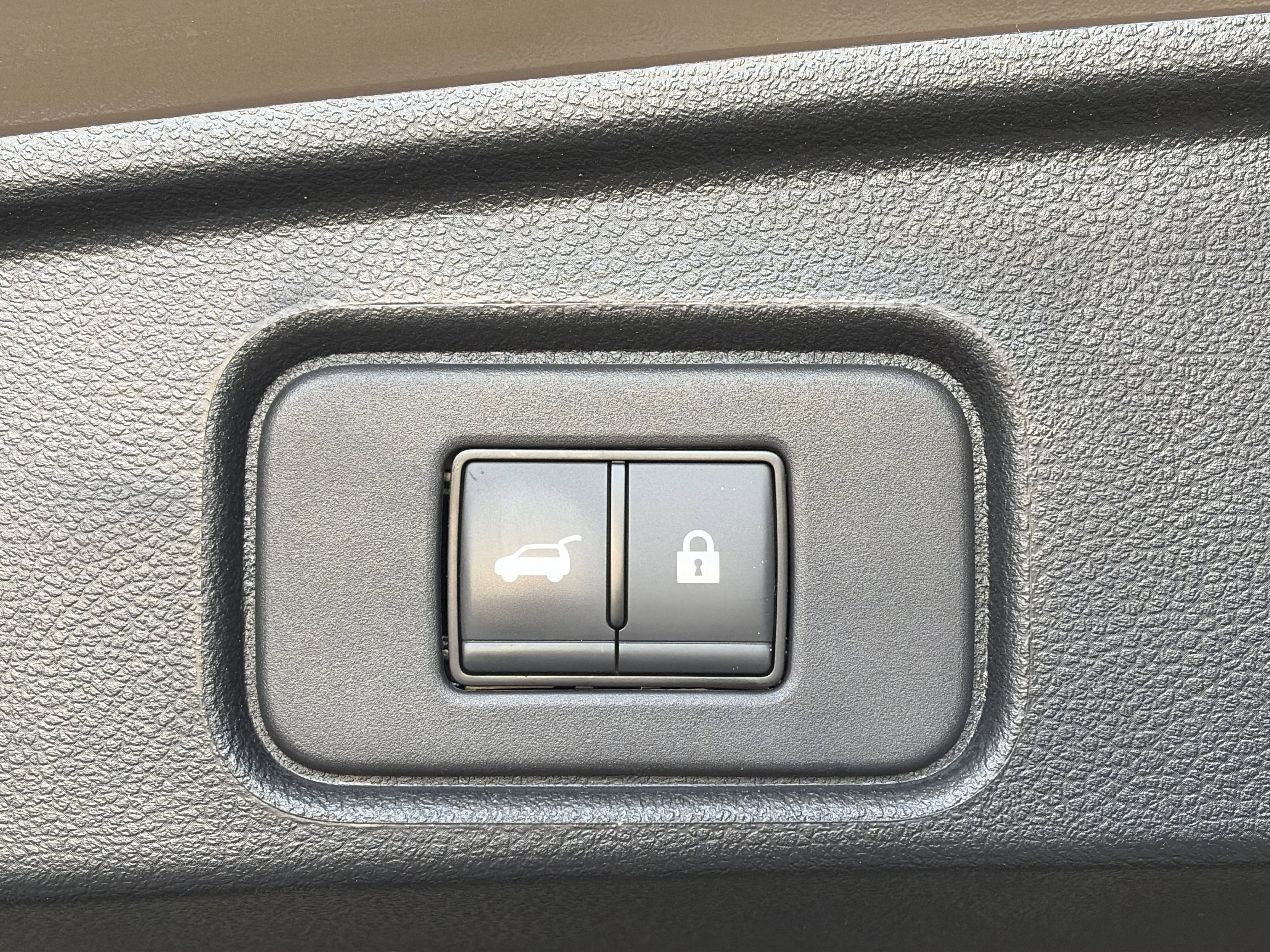 Certified 2025 Nissan Pathfinder Platinum w/ Cargo Package image 16