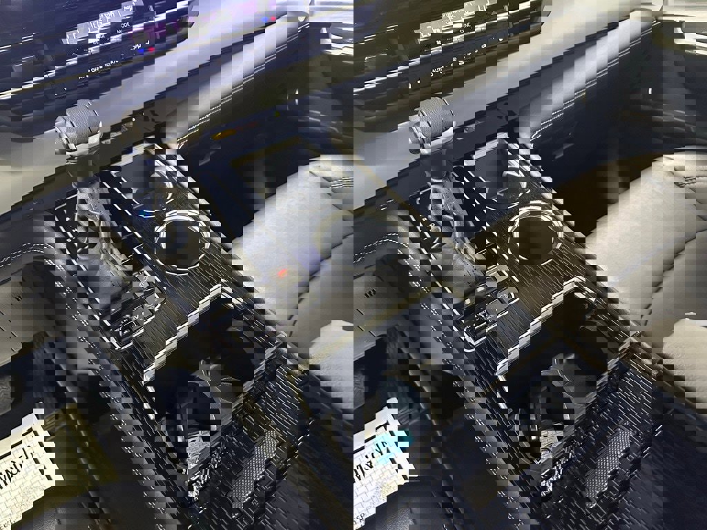 Used 2025 Toyota Sienna XSE image 42