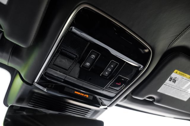 New 2026 Land Rover Range Rover SV AWD/4WD image 33