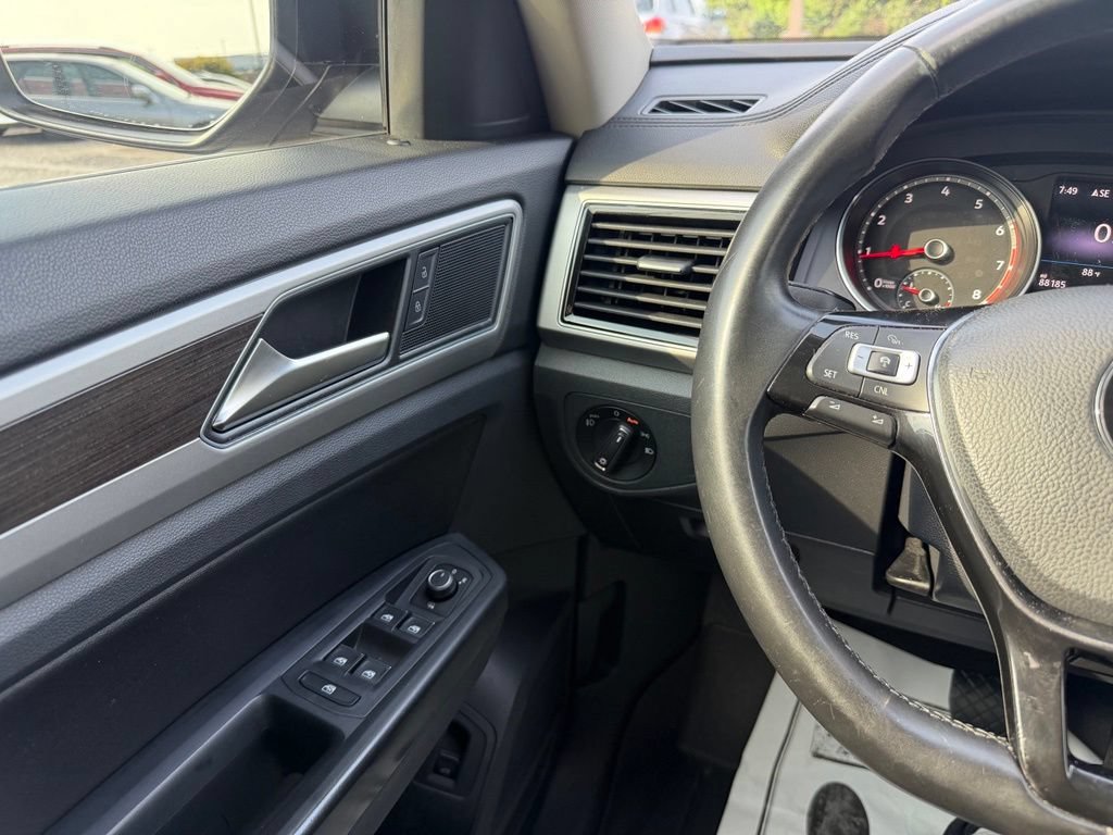 Used 2018 Volkswagen Atlas SEL AWD/4WD image 18