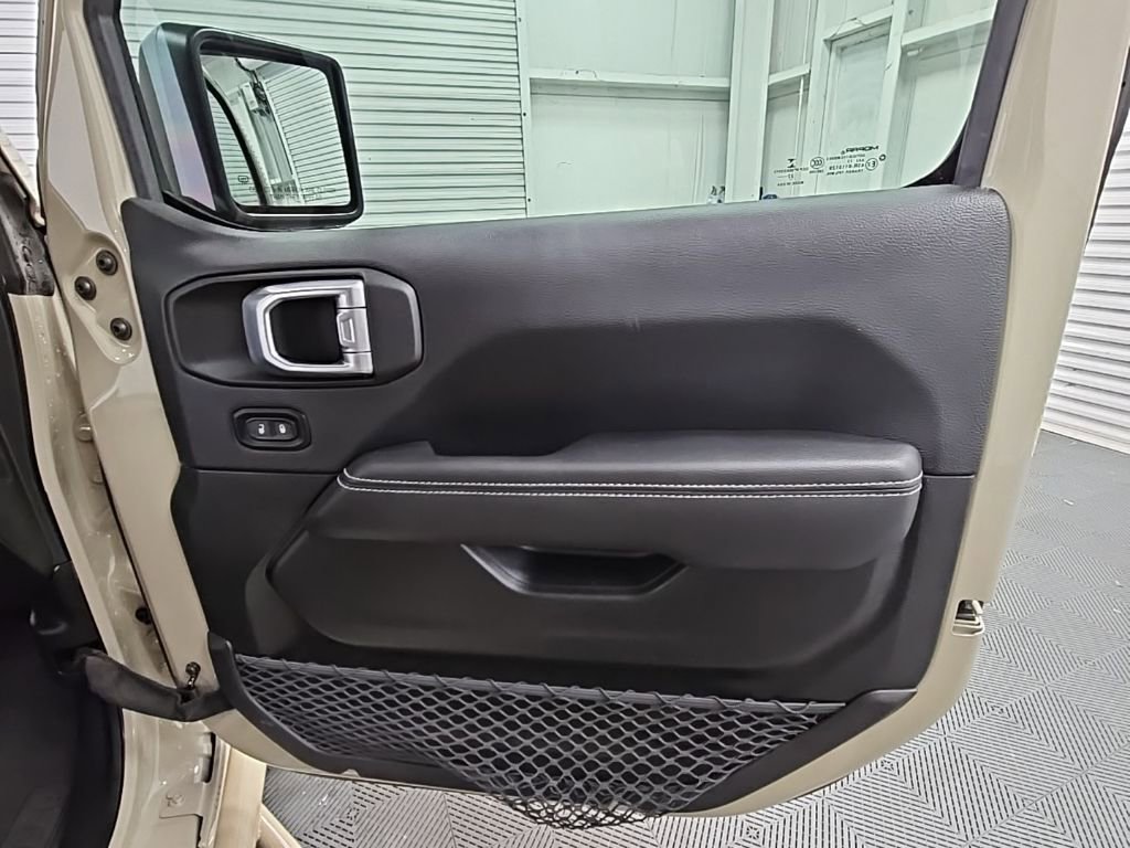 Used 2022 Jeep Gladiator Rubicon w/ Cold Weather Group image 38