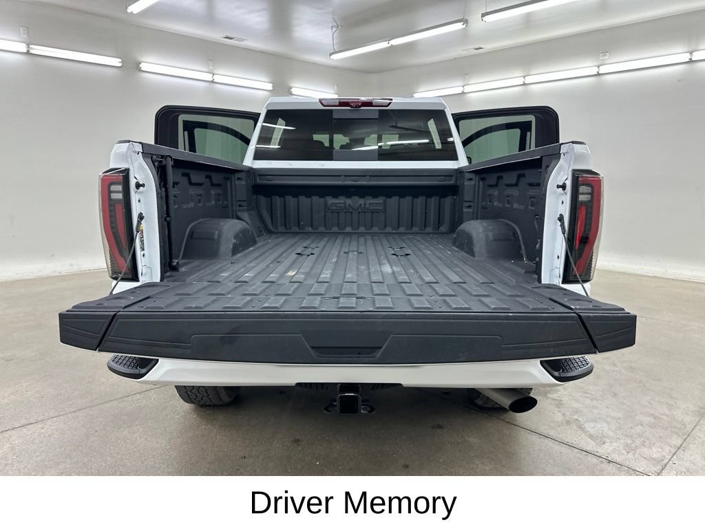 Used 2025 GMC Sierra 2500 AT4 w/ AT4 Premium Plus Package AWD/4WD image 28
