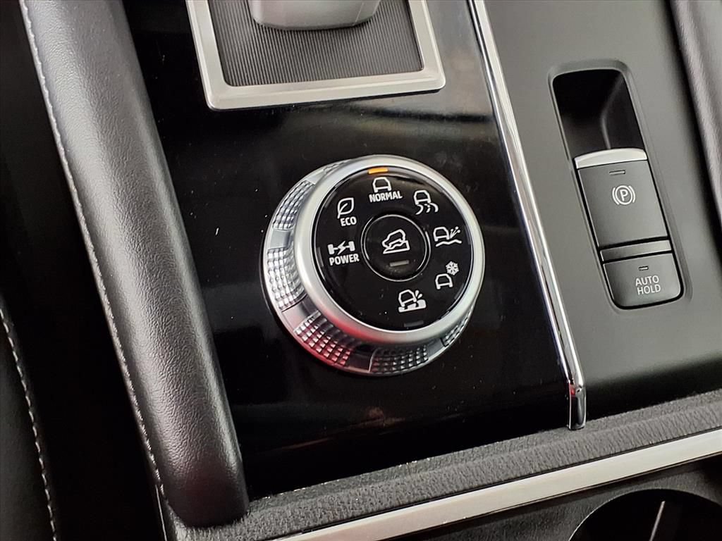 Used 2024 Mitsubishi Outlander SE AWD/4WD image 24