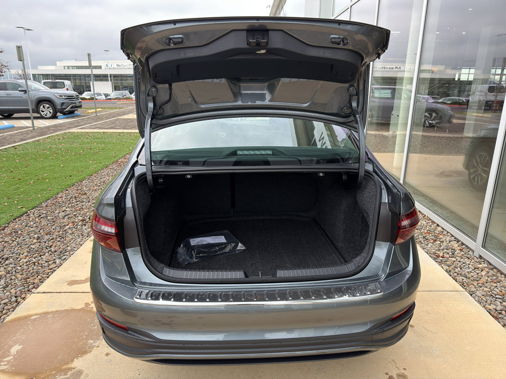 New 2026 Volkswagen Jetta SE image 8