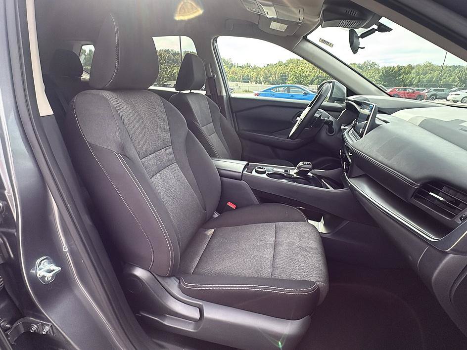Certified 2025 Nissan Rogue SV AWD/4WD image 25