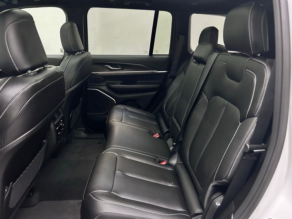 New 2026 Jeep Grand Cherokee Limited w/ Limited Altitude Package image 14