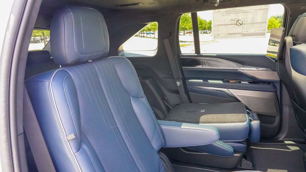 New 2025 Cadillac Escalade IQ Luxury 2 image 20