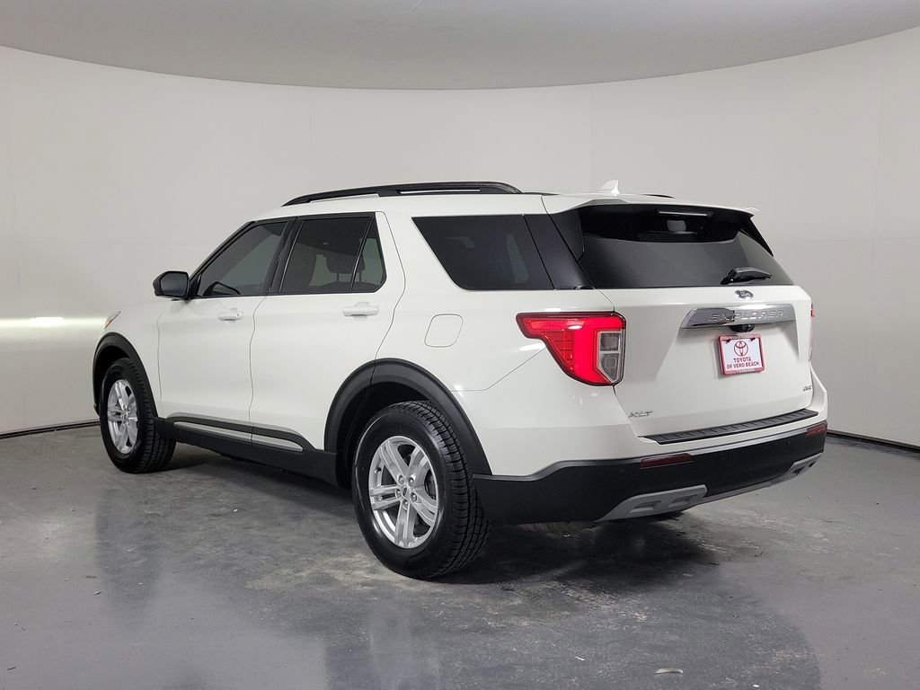 Used 2021 Ford Explorer XLT w/ Equipment Group 202A AWD/4WD image 6