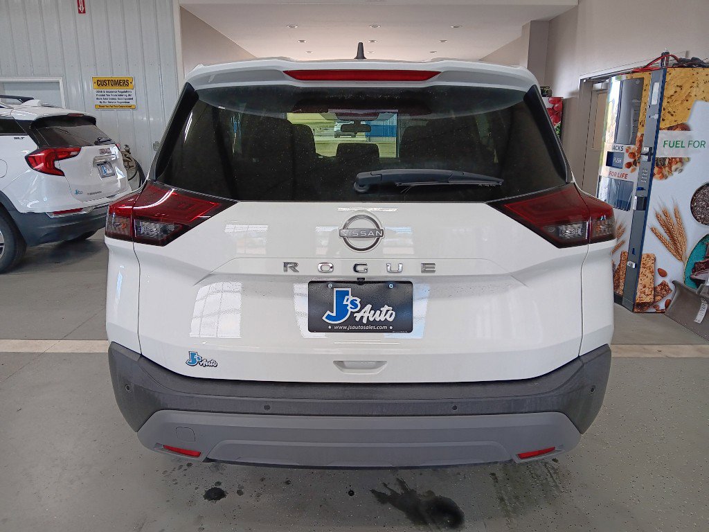 Used 2023 Nissan Rogue S image 6