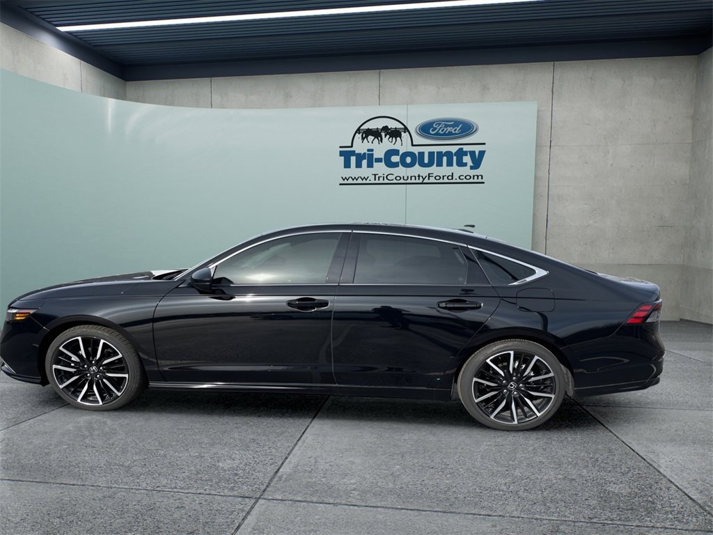 Used 2024 Honda Accord Touring image 6