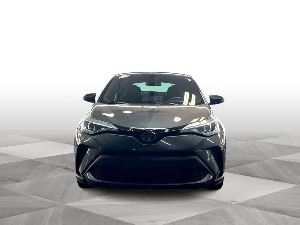 Used 2022 Toyota C-HR XLE FWD image 3