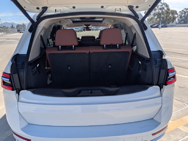 Used 2026 BMW X7 xDrive40i w/ Premium Package AWD/4WD image 10
