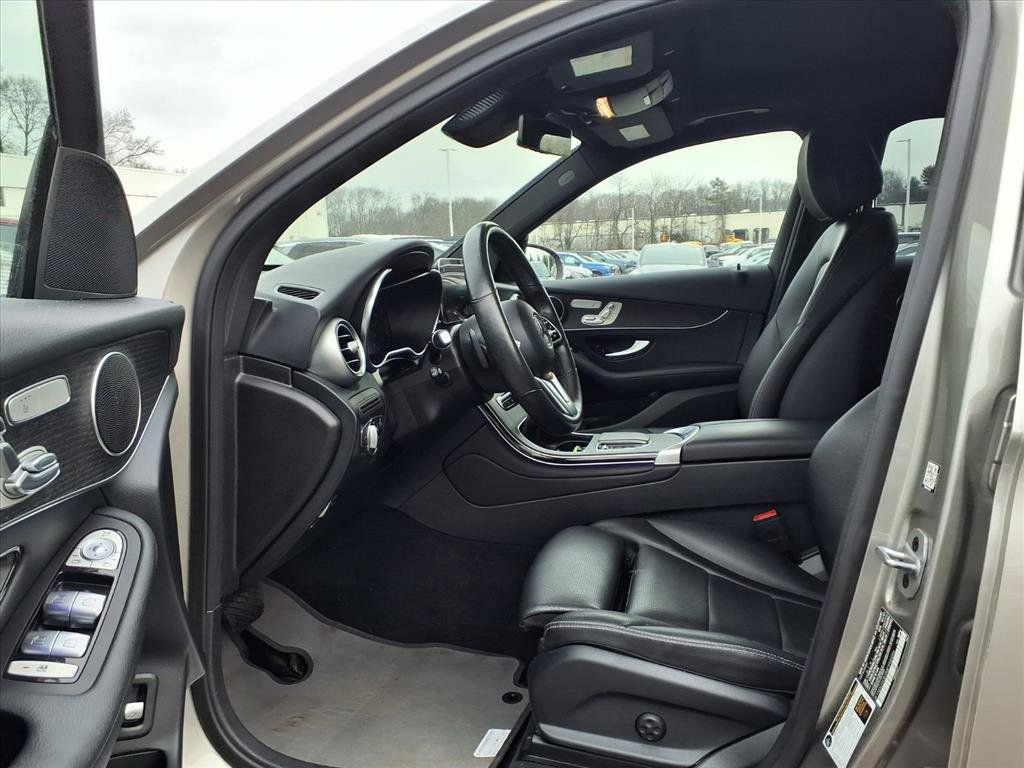 Used 2021 Mercedes-Benz GLC 300 4MATIC image 12